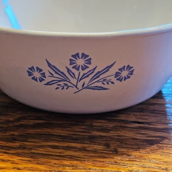 Corning Ware Cornflower Blue P-81-B 1 Pint Saucepan with Handle Vintage White - Picture 2 of 7